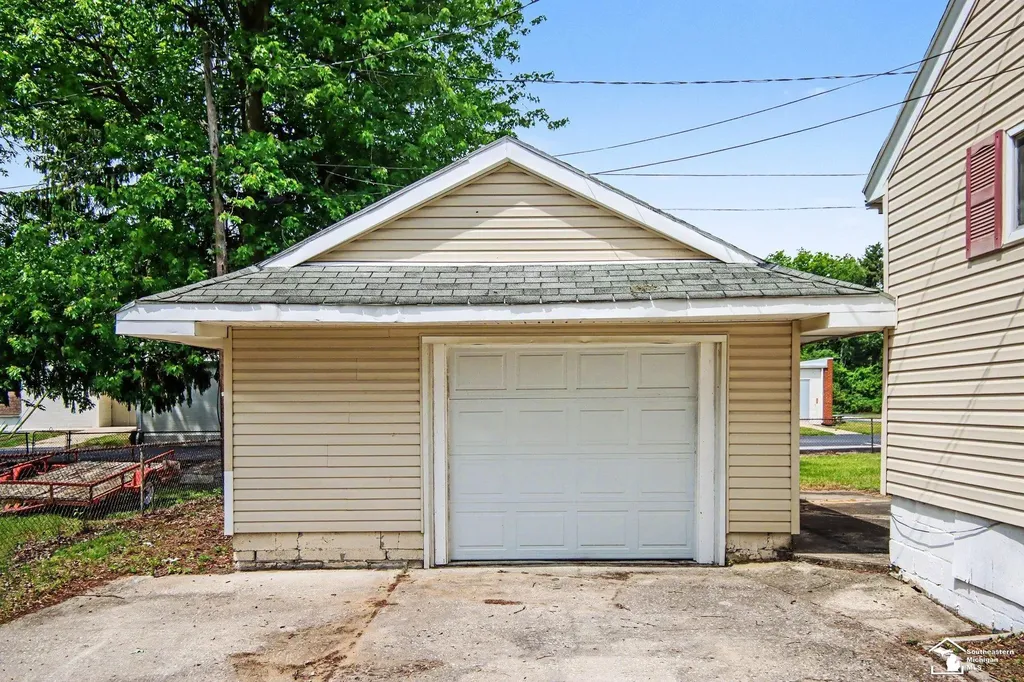 10909 Maple Street Unknown City MI 48182
