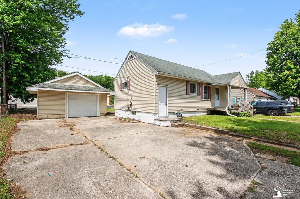 10909 Maple Street Unknown City MI 48182