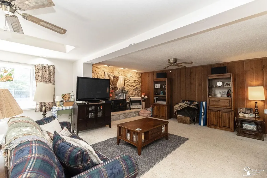 1372 Laurelhurst Drive Bedford Township MI 48182