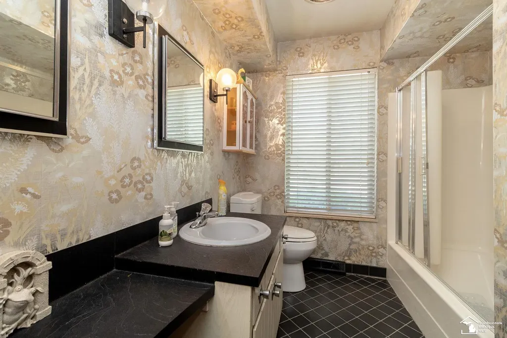 1372 Laurelhurst Drive Bedford Township MI 48182