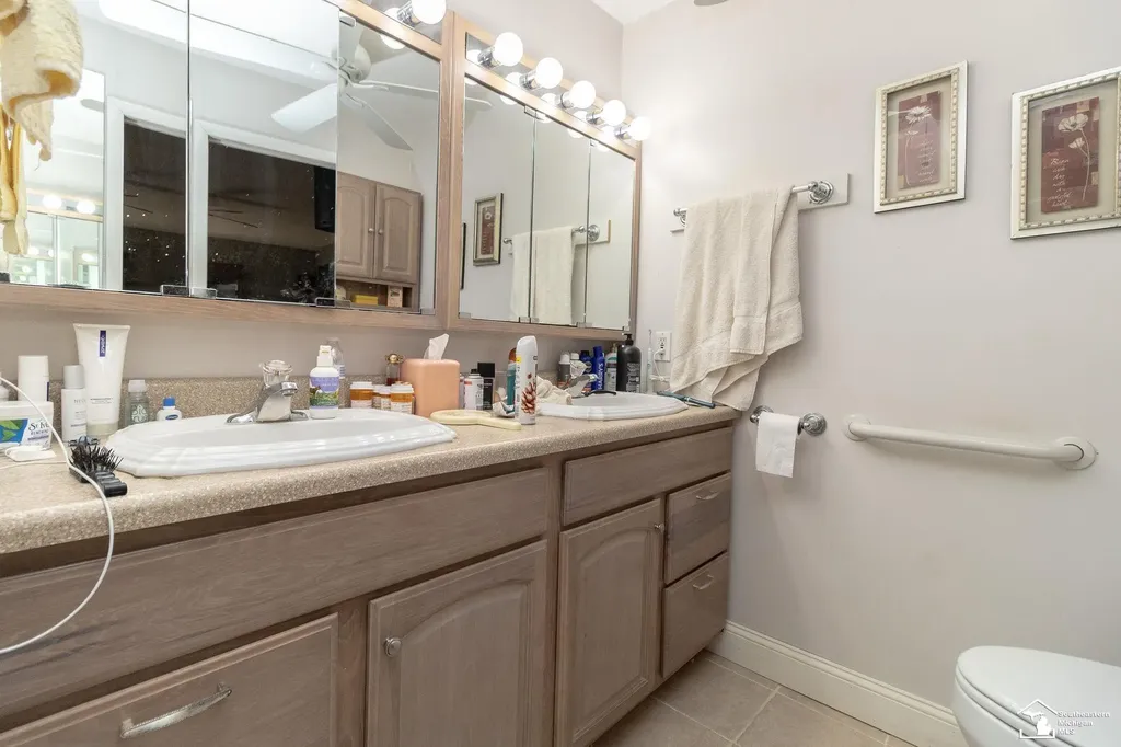 1372 Laurelhurst Drive Bedford Township MI 48182