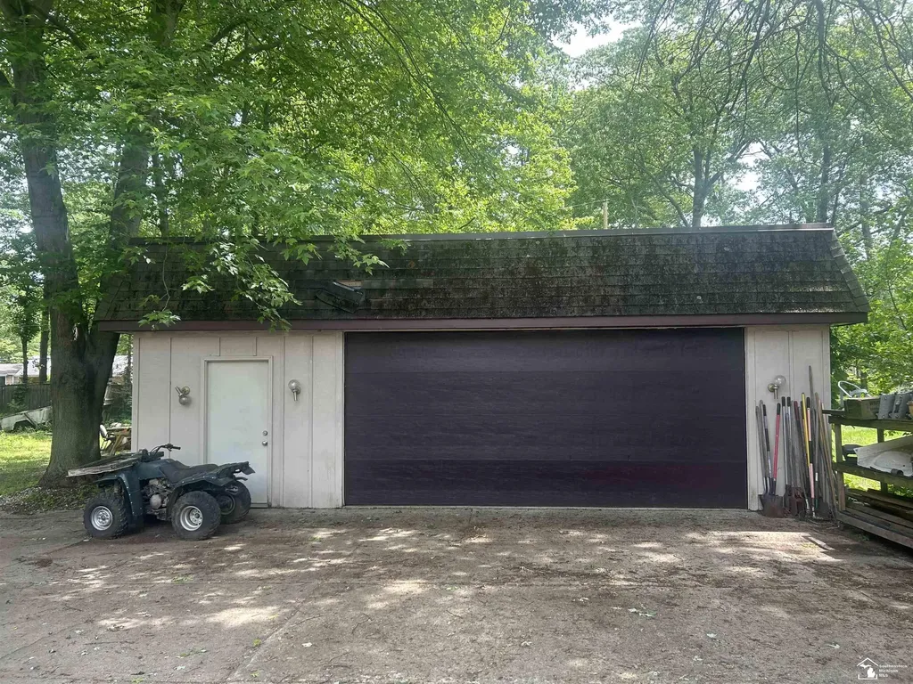 1372 Laurelhurst Drive Bedford Township MI 48182