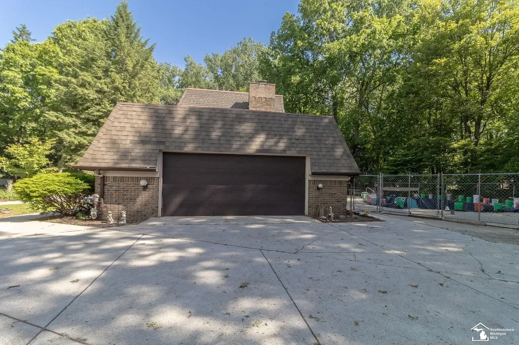 1372 Laurelhurst Drive Bedford Township MI 48182
