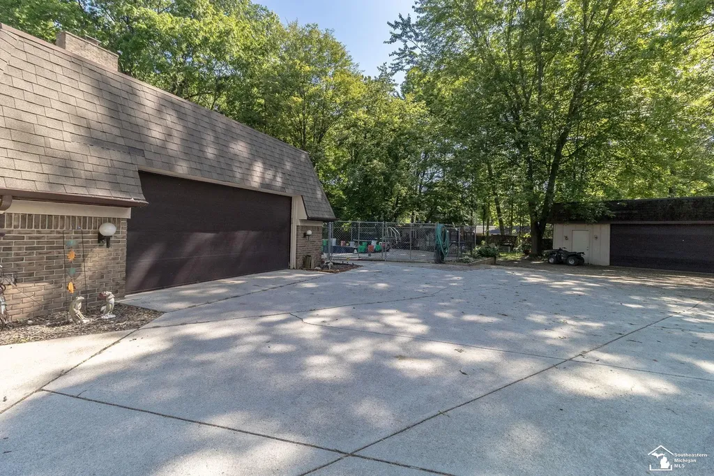 1372 Laurelhurst Drive Bedford Township MI 48182