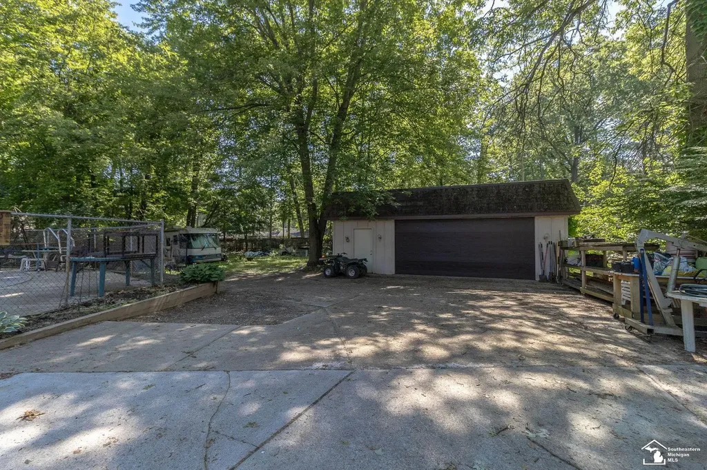 1372 Laurelhurst Drive Bedford Township MI 48182