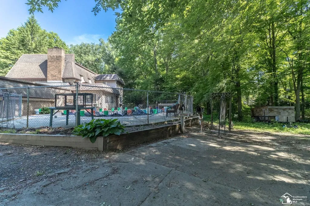 1372 Laurelhurst Drive Bedford Township MI 48182