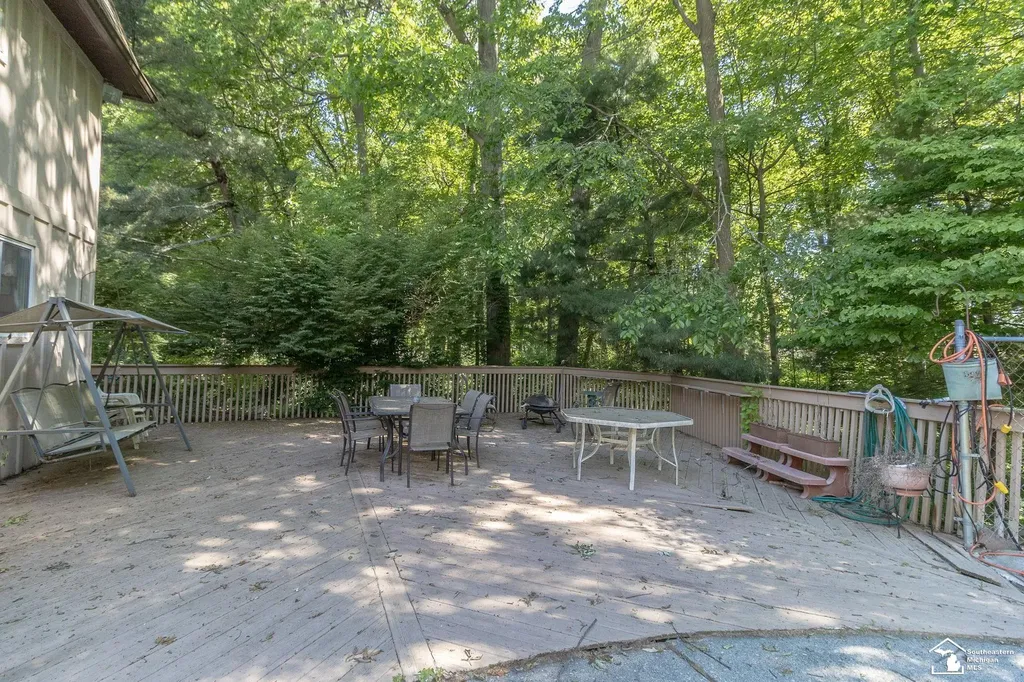 1372 Laurelhurst Drive Bedford Township MI 48182