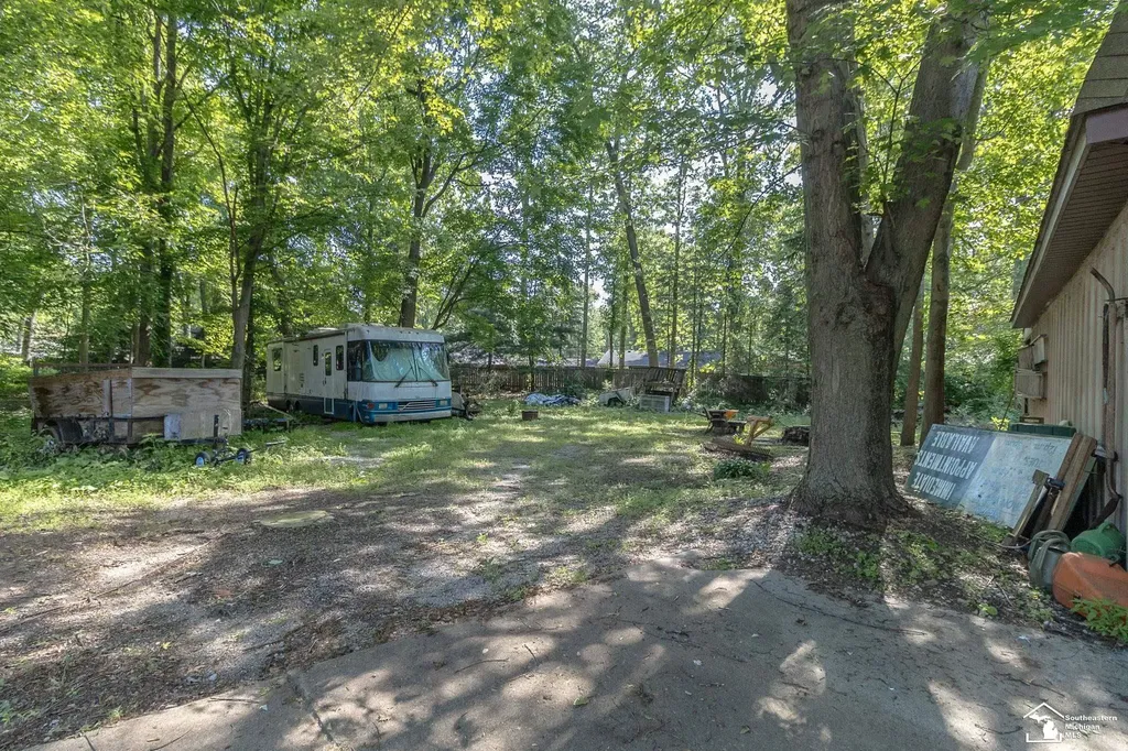 1372 Laurelhurst Drive Bedford Township MI 48182