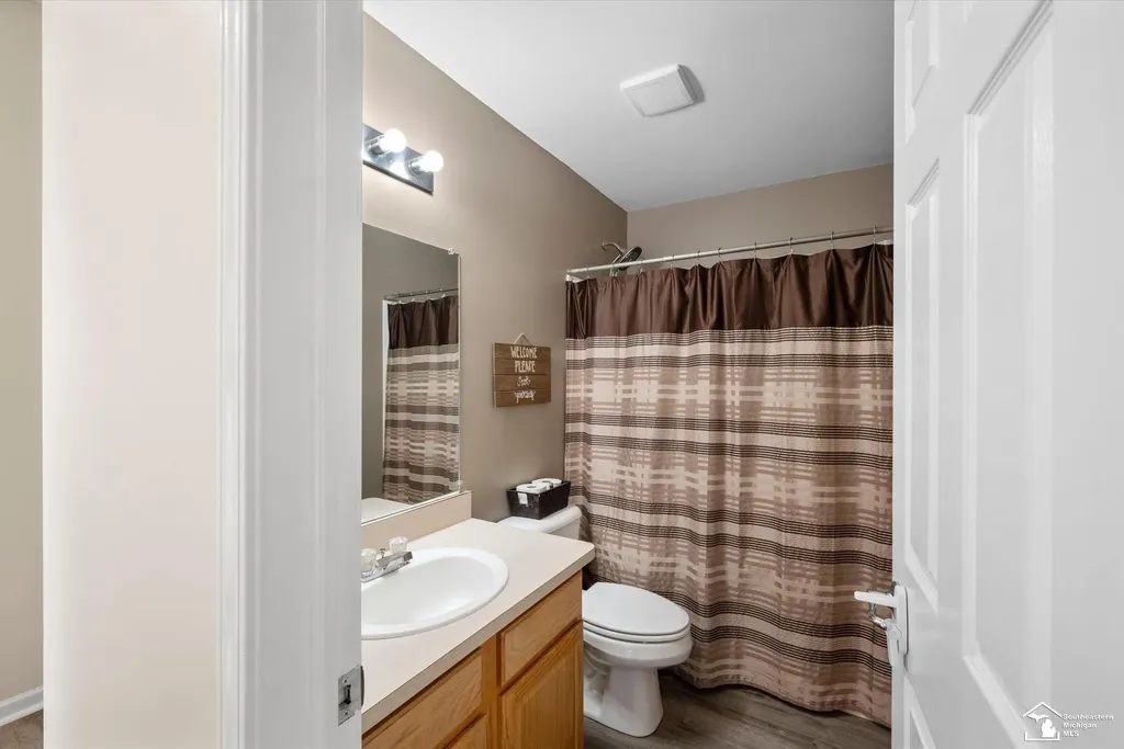 7040 Poplar Drive Ypsilanti Charter Township MI 48197