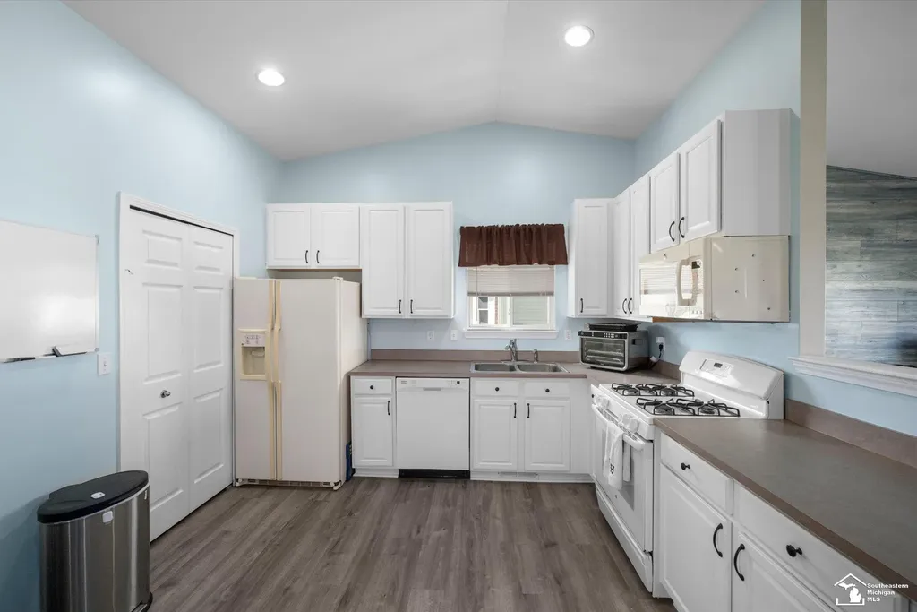 7040 Poplar Drive Ypsilanti Charter Township MI 48197