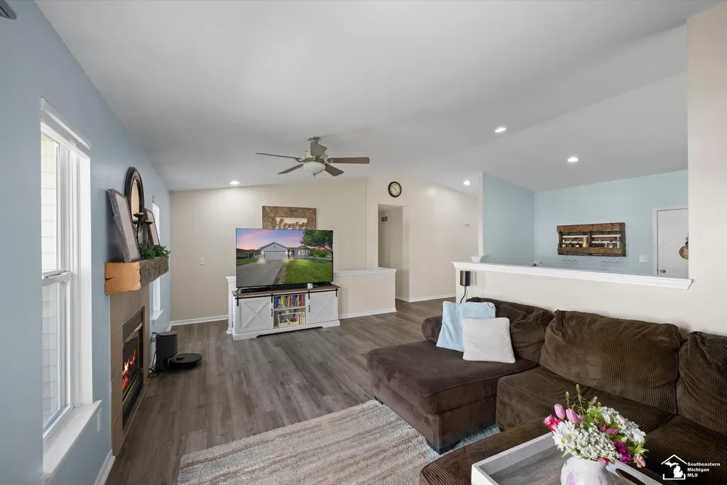 7040 Poplar Drive Ypsilanti Charter Township MI 48197