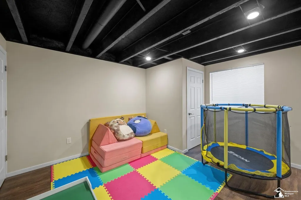 7040 Poplar Drive Ypsilanti Charter Township MI 48197