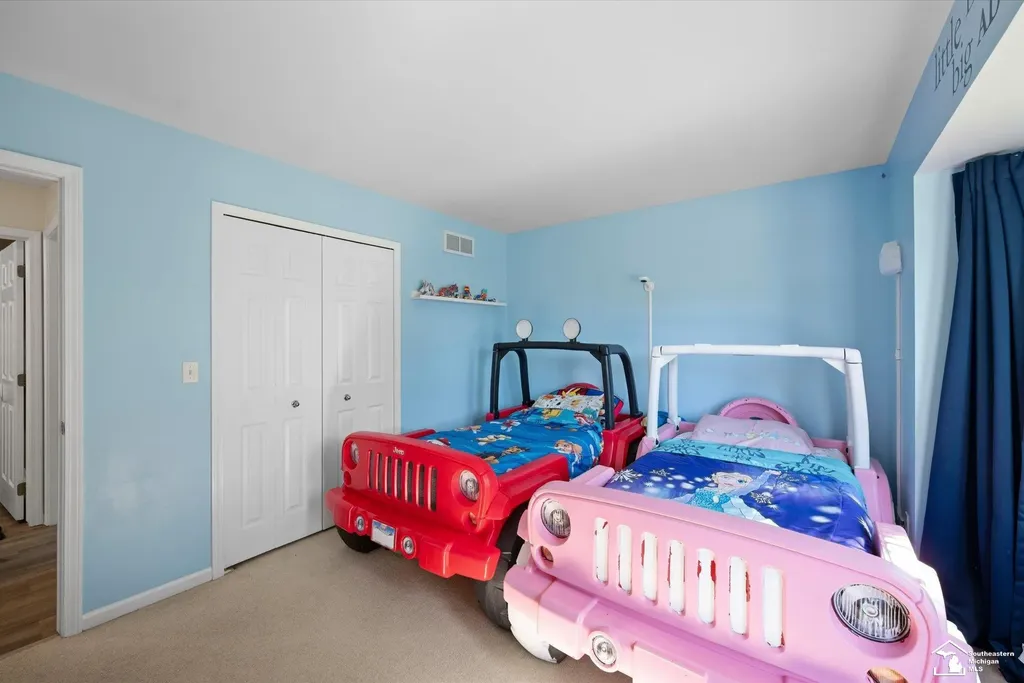7040 Poplar Drive Ypsilanti Charter Township MI 48197