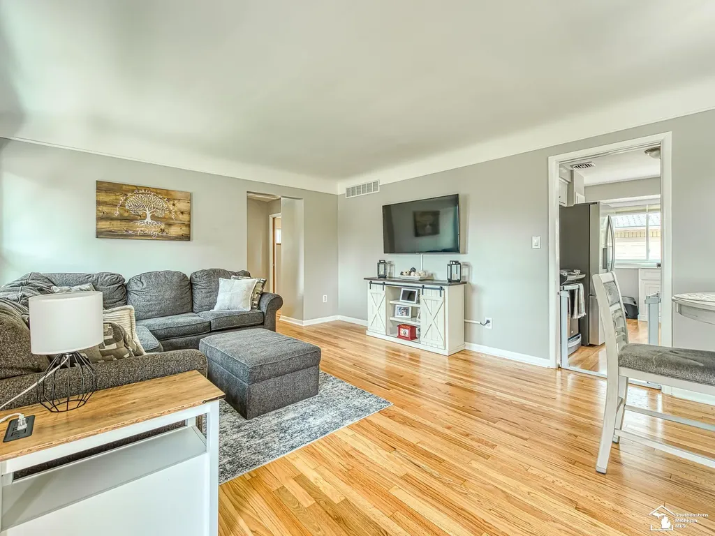 3421 Maidstone Avenue Trenton City MI 48183