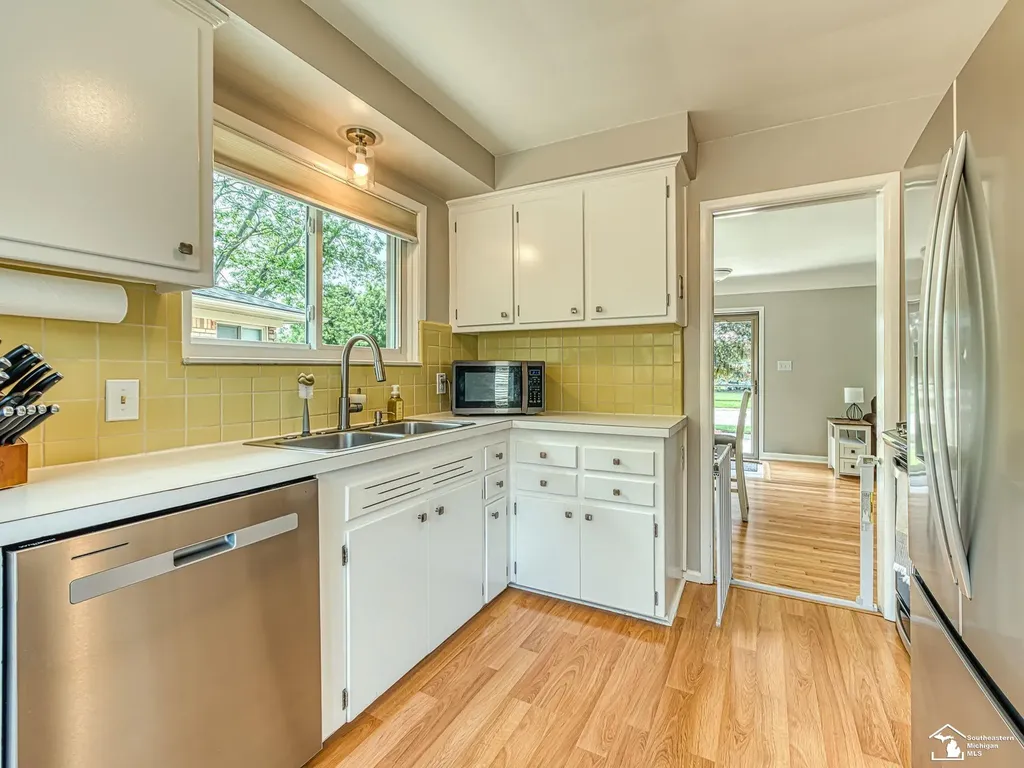 3421 Maidstone Avenue Trenton City MI 48183