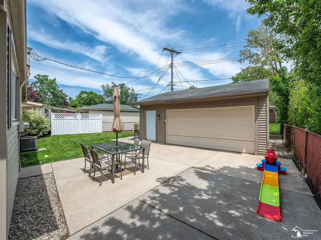 3421 Maidstone Avenue Trenton City MI 48183