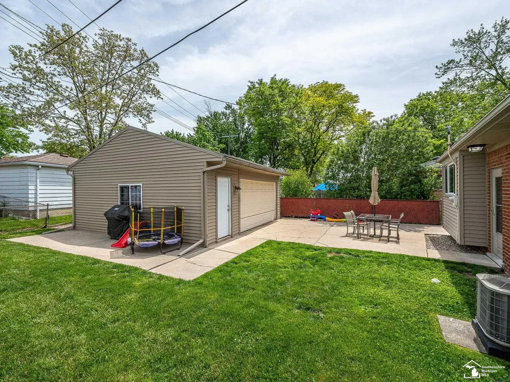 3421 Maidstone Avenue Trenton City MI 48183