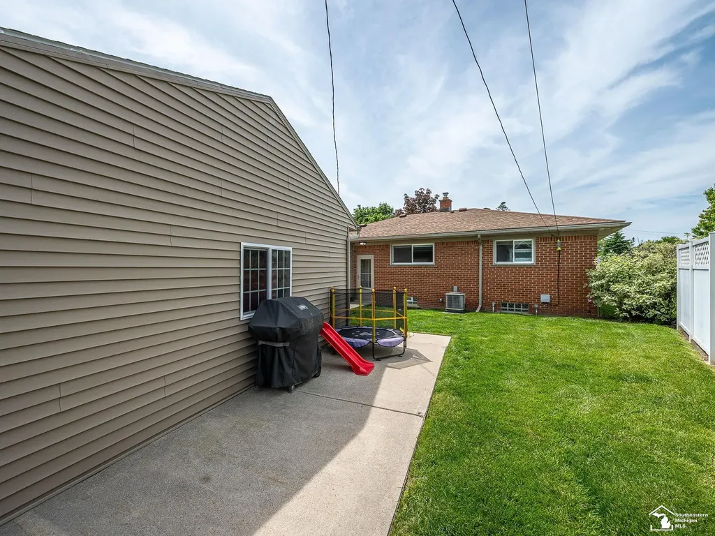3421 Maidstone Avenue Trenton City MI 48183