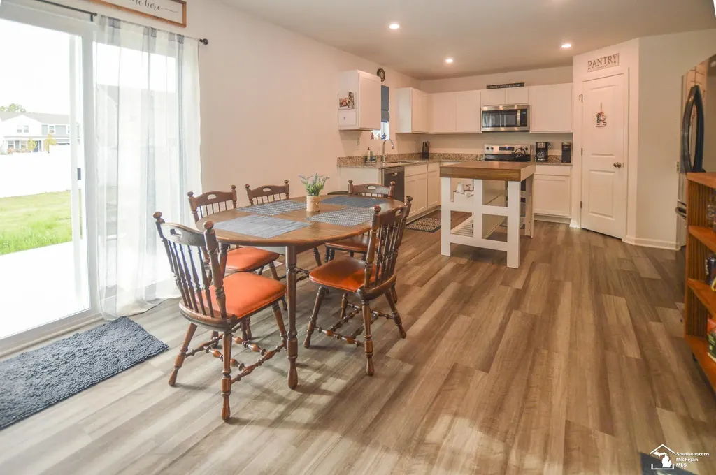 2239 Teton Avenue Frenchtown Township MI 48162