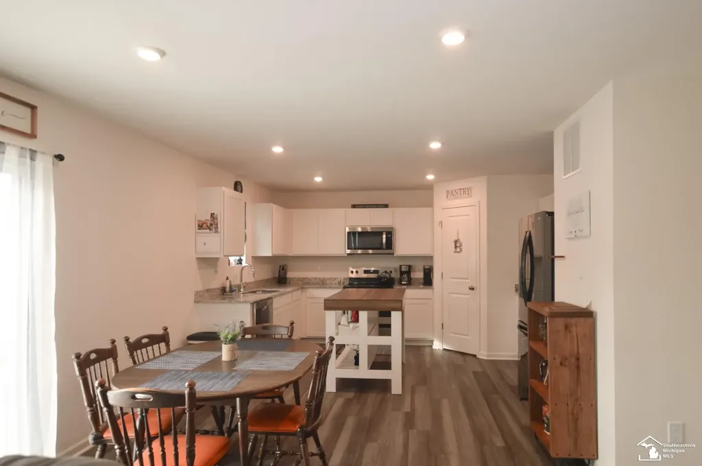 2239 Teton Avenue Frenchtown Township MI 48162