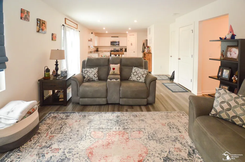 2239 Teton Avenue Frenchtown Township MI 48162