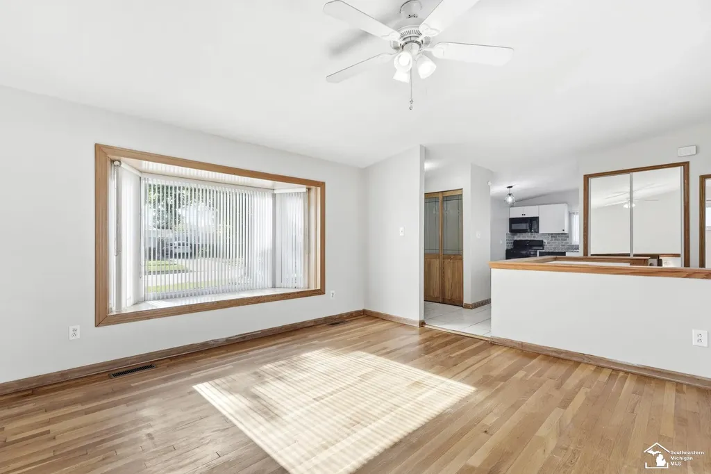 8214 Gulley Street Taylor City MI 48180