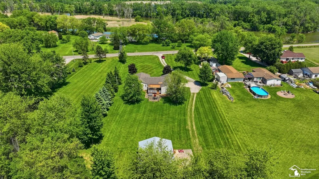 7792 S Huron River Drive Berlin Charter Township MI 48179