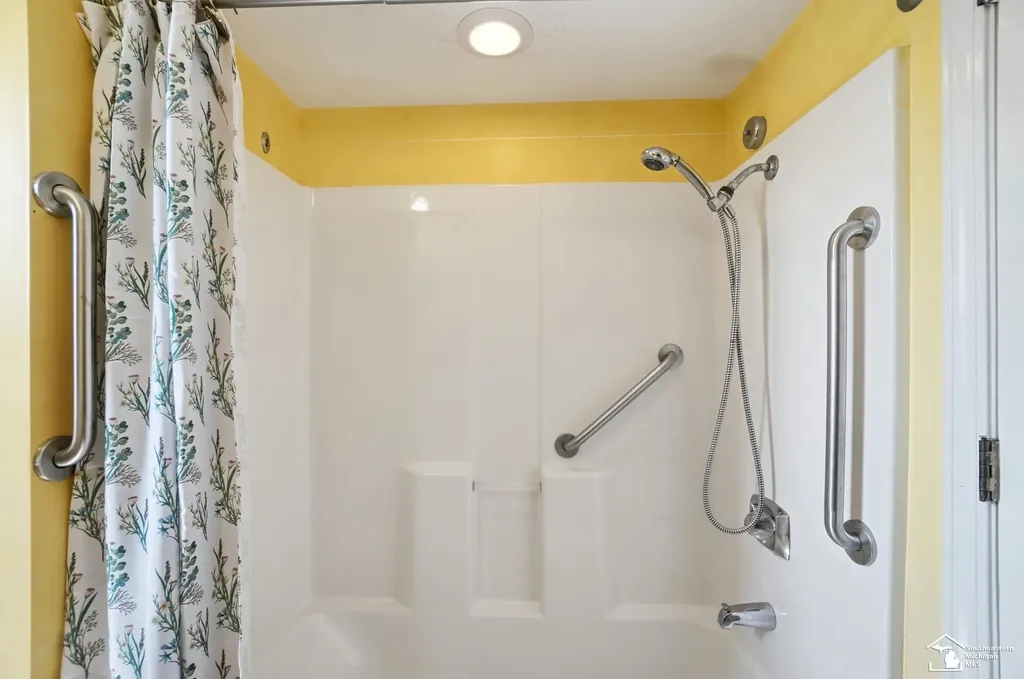 7792 S Huron River Drive Berlin Charter Township MI 48179