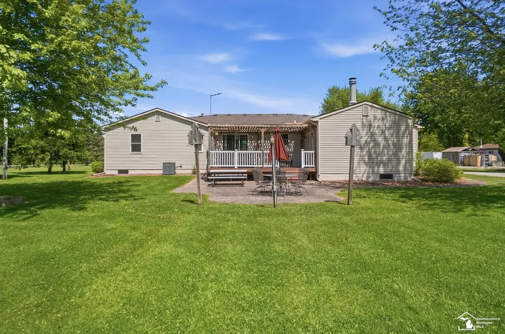 7792 S Huron River Drive Berlin Charter Township MI 48179