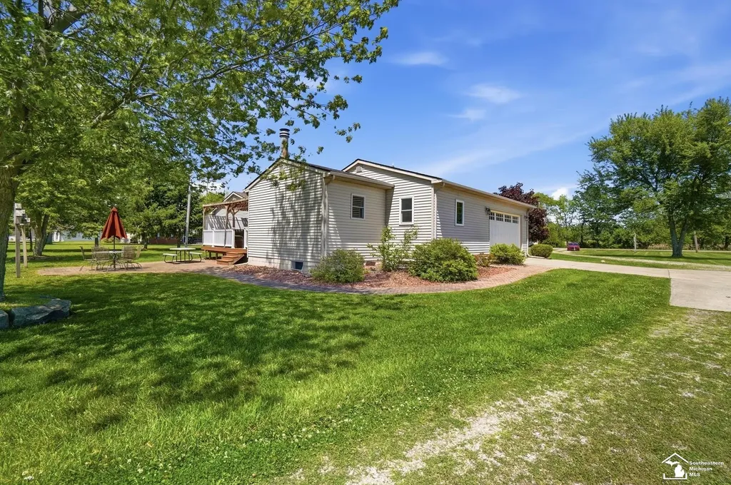 7792 S Huron River Drive Berlin Charter Township MI 48179