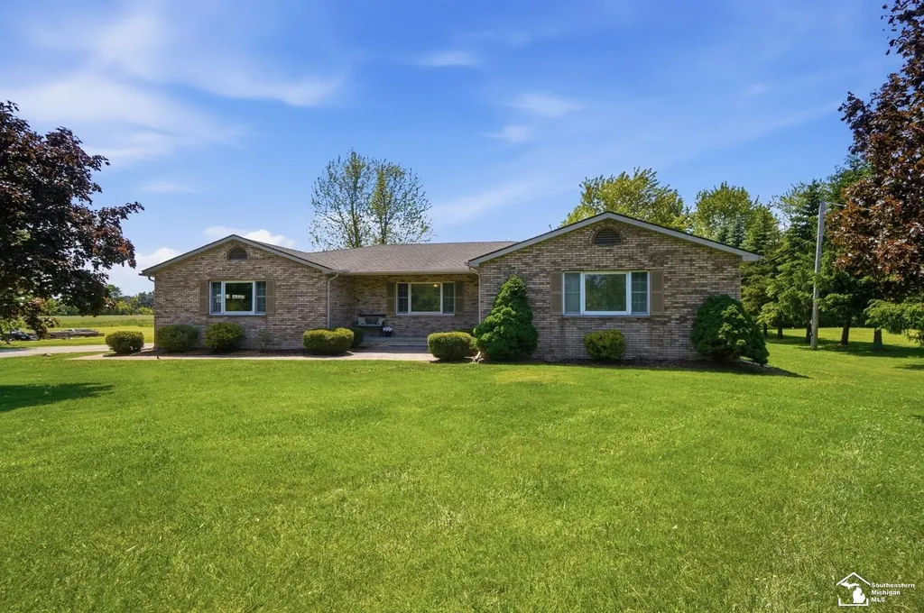 7792 S Huron River Drive Berlin Charter Township MI 48179
