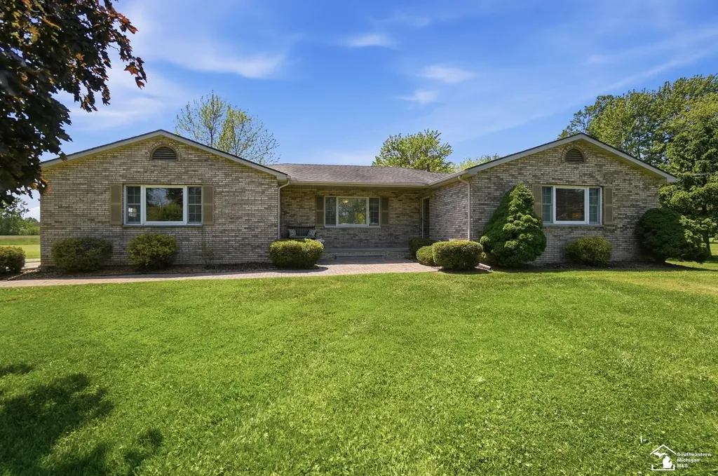 7792 S Huron River Drive Berlin Charter Township MI 48179