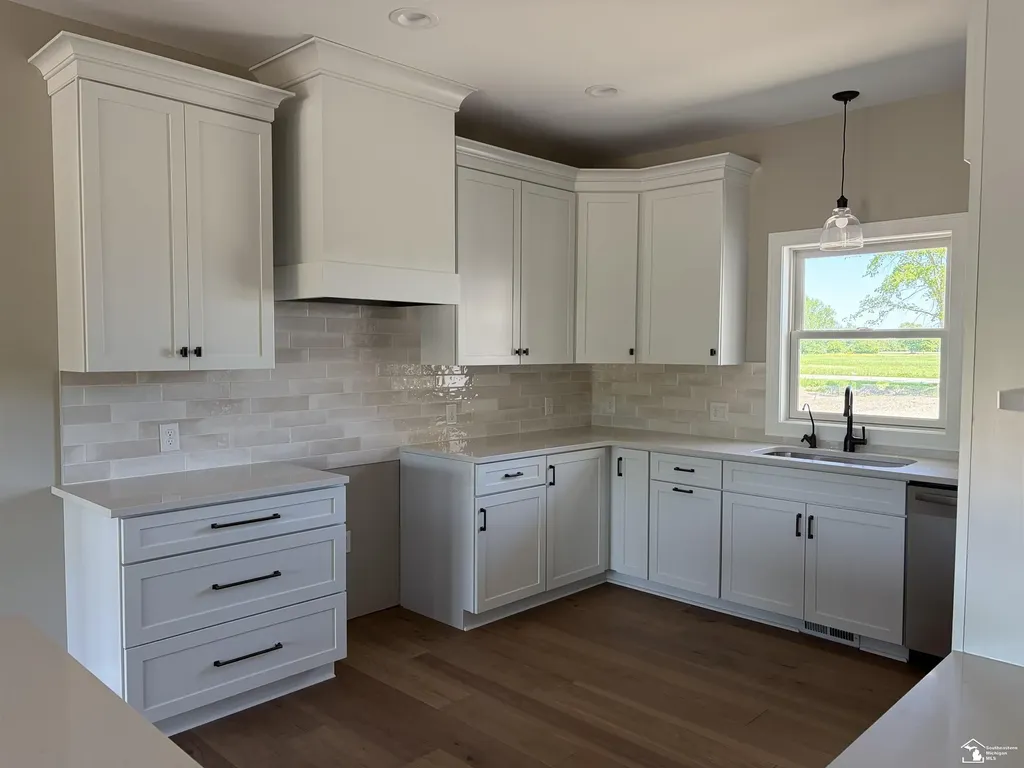 8551 Grafton Road Frenchtown Township MI 48166
