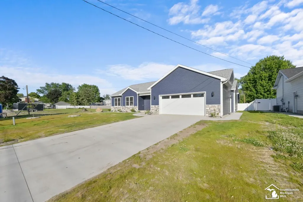 15458 Eastwood Street Monroe Charter Township MI 48161