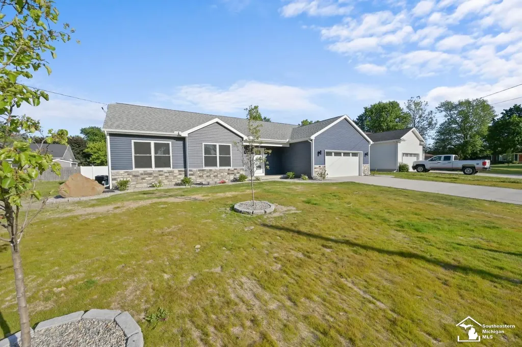 15458 Eastwood Street Monroe Charter Township MI 48161
