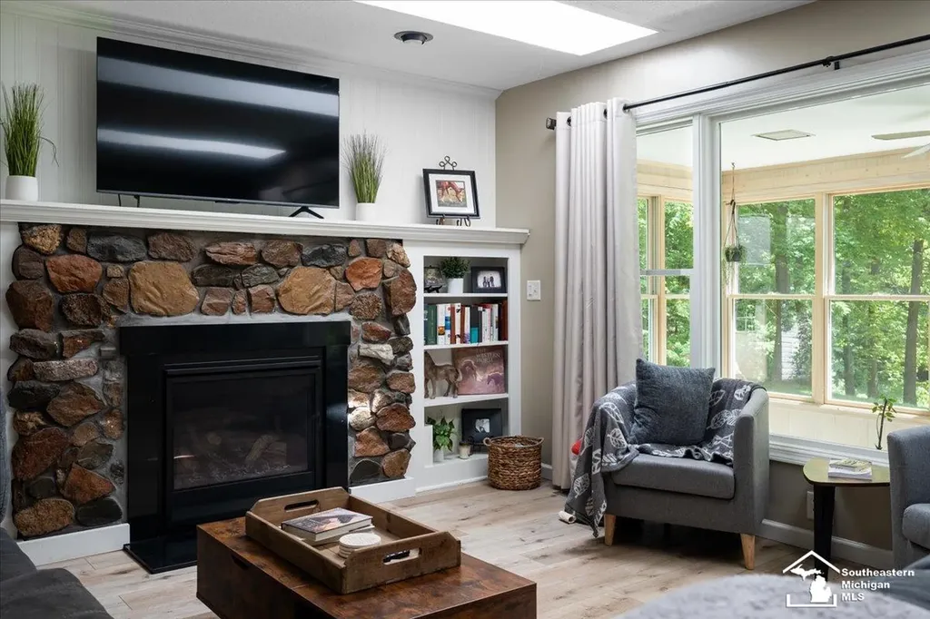 14297 Hickory Hill Drive Woodstock Township MI 49253