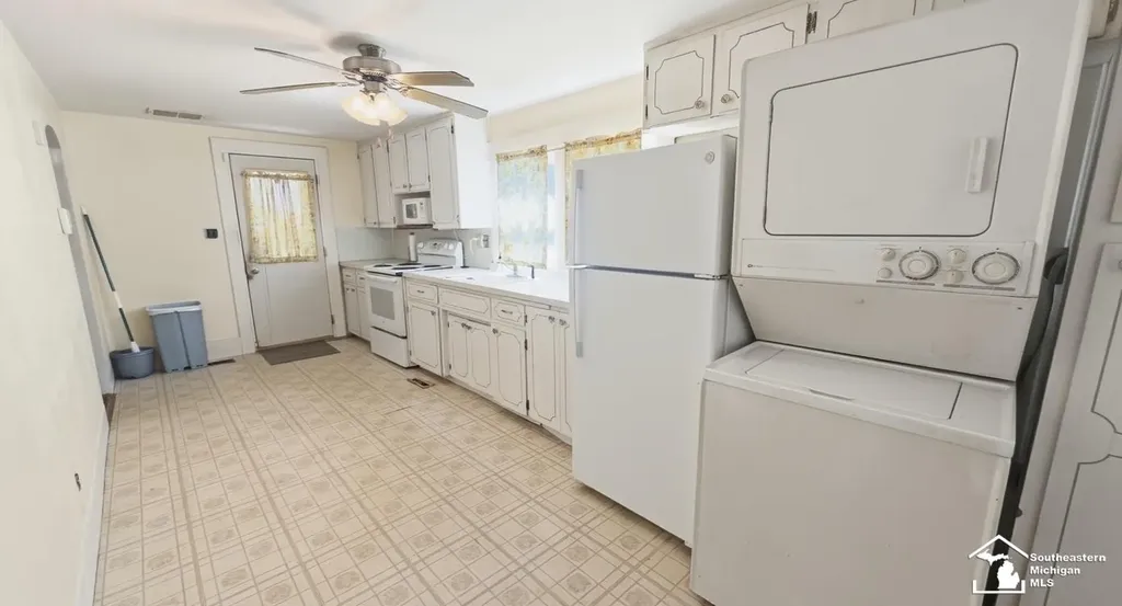 3783 Kelly Road La Salle Township MI 48145