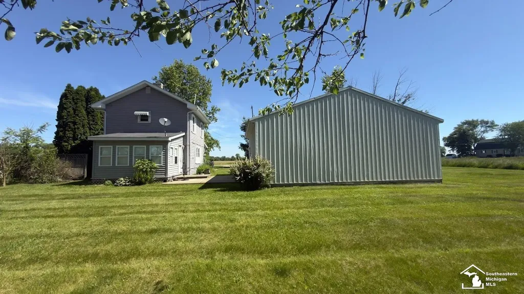 3783 Kelly Road La Salle Township MI 48145