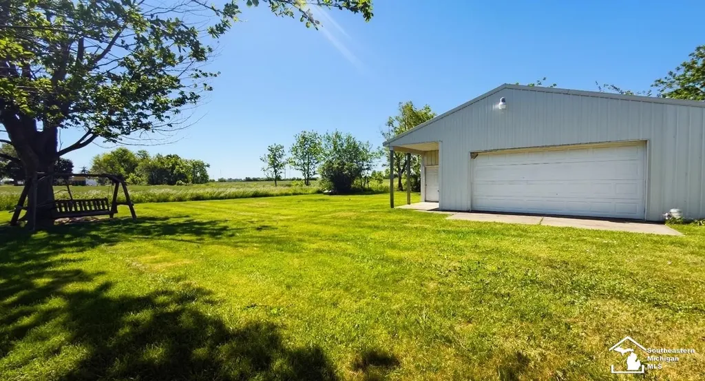 3783 Kelly Road La Salle Township MI 48145