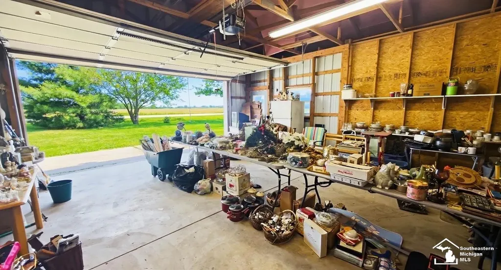 3783 Kelly Road La Salle Township MI 48145