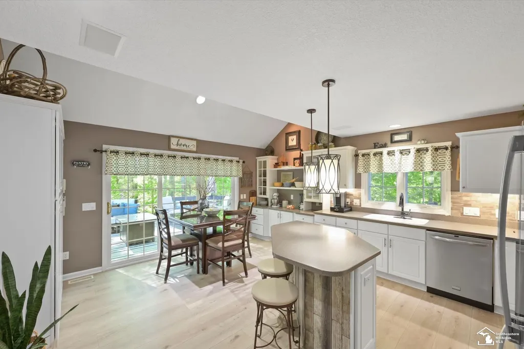 7141 S Valley Circle Bedford Township MI 48144