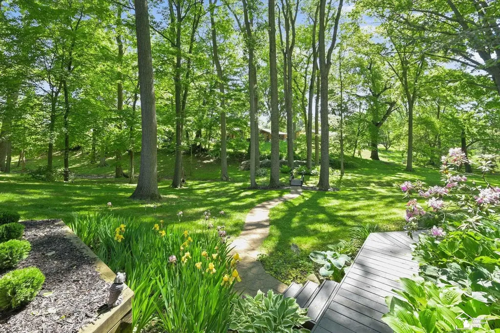 7141 S Valley Circle Bedford Township MI 48144