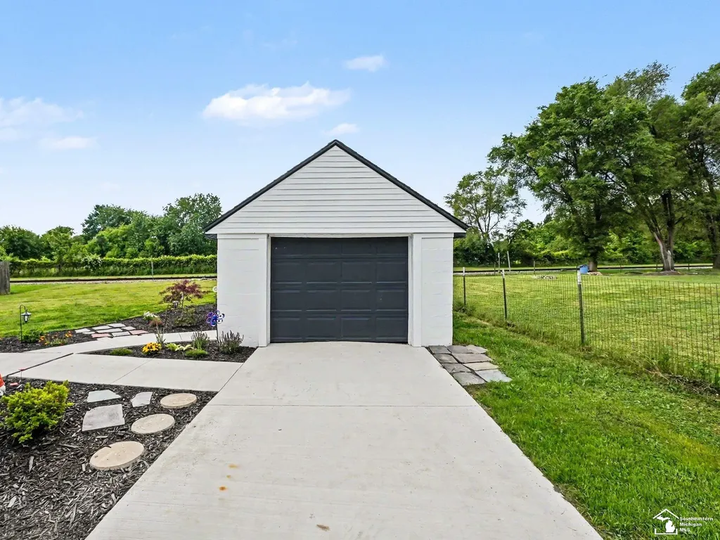 396 Wabash Road Milan City MI 48160