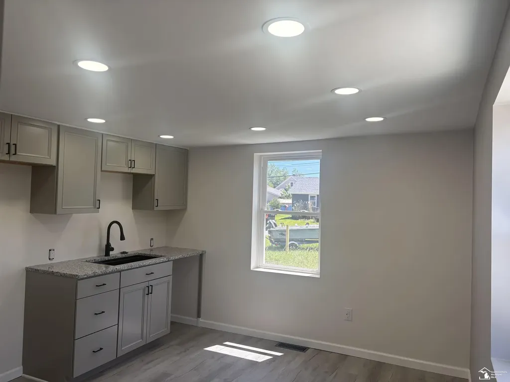 604 W 10th Street Monroe City MI 48161