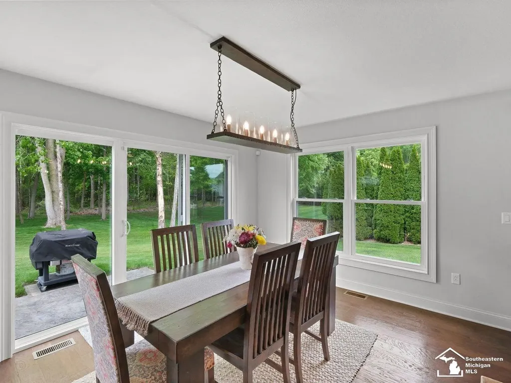 6606 Summerlyn Boulevard Bedford Township MI 48144