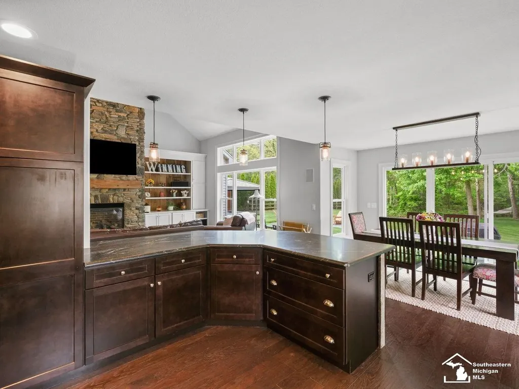 6606 Summerlyn Boulevard Bedford Township MI 48144