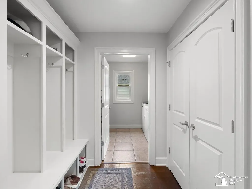 6606 Summerlyn Boulevard Bedford Township MI 48144