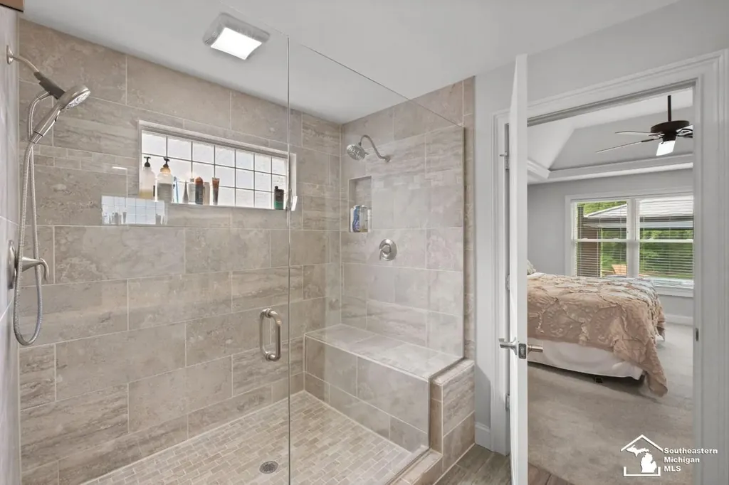6606 Summerlyn Boulevard Bedford Township MI 48144