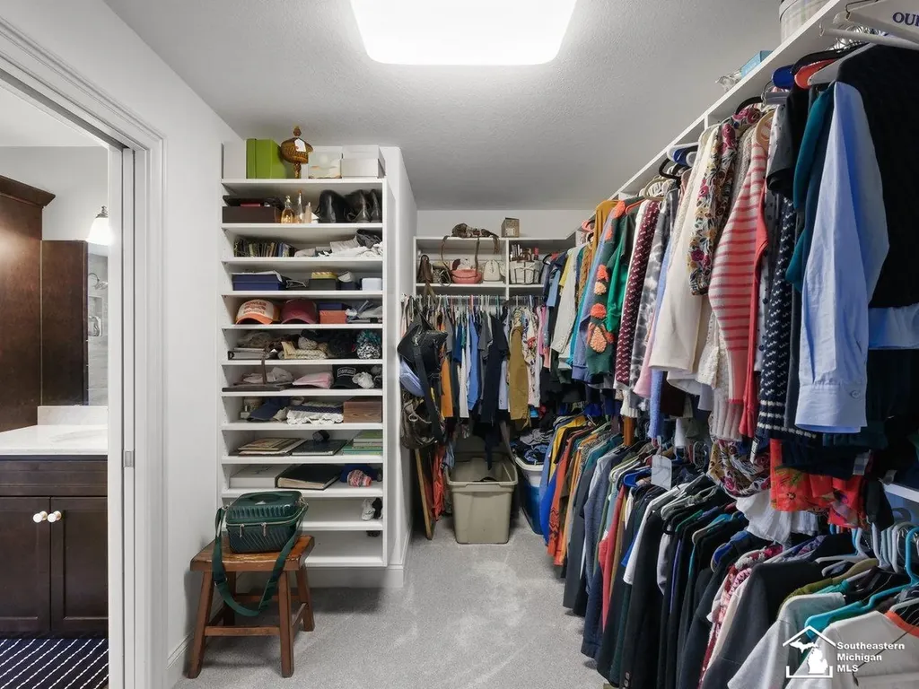 6606 Summerlyn Boulevard Bedford Township MI 48144
