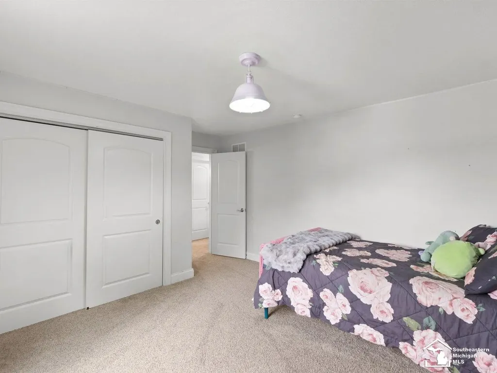 6606 Summerlyn Boulevard Bedford Township MI 48144